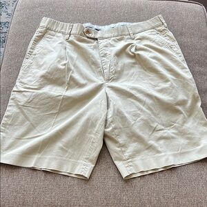 Burberry golf Men's khaki Cream Shorts size 38